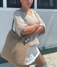 Load image into Gallery viewer, Chelley Woven Bag

