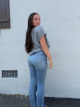 Load image into Gallery viewer, Hidden Distressed Flare Jean
