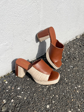 Load image into Gallery viewer, Beaufort Wedge
